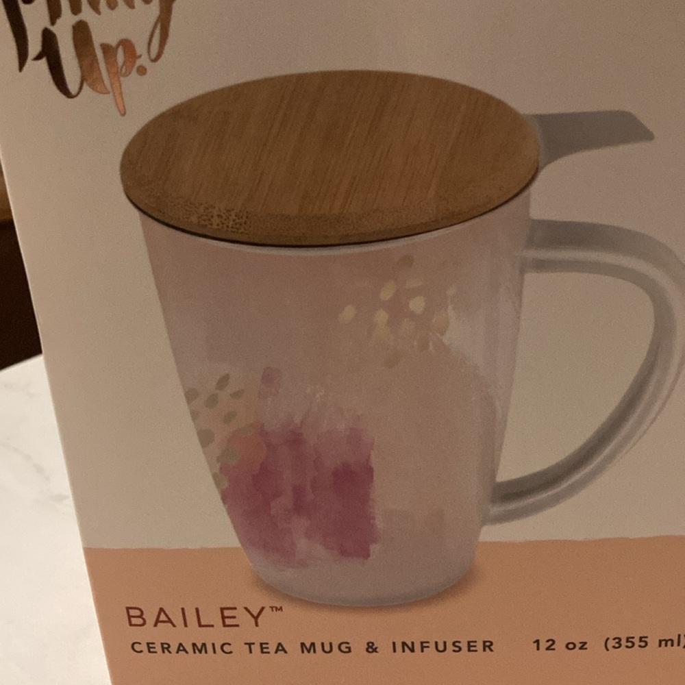 Ceramic tea mug & infuser & tea - Picture 2 of 3